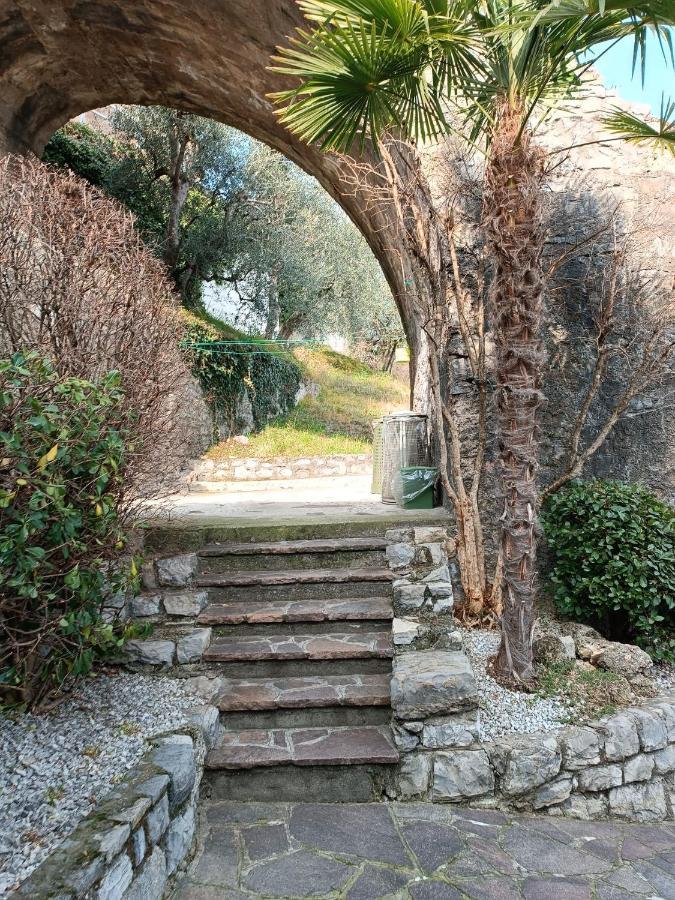 Studio Zu - Lakeside Apartment Riva di Solto Exterior photo