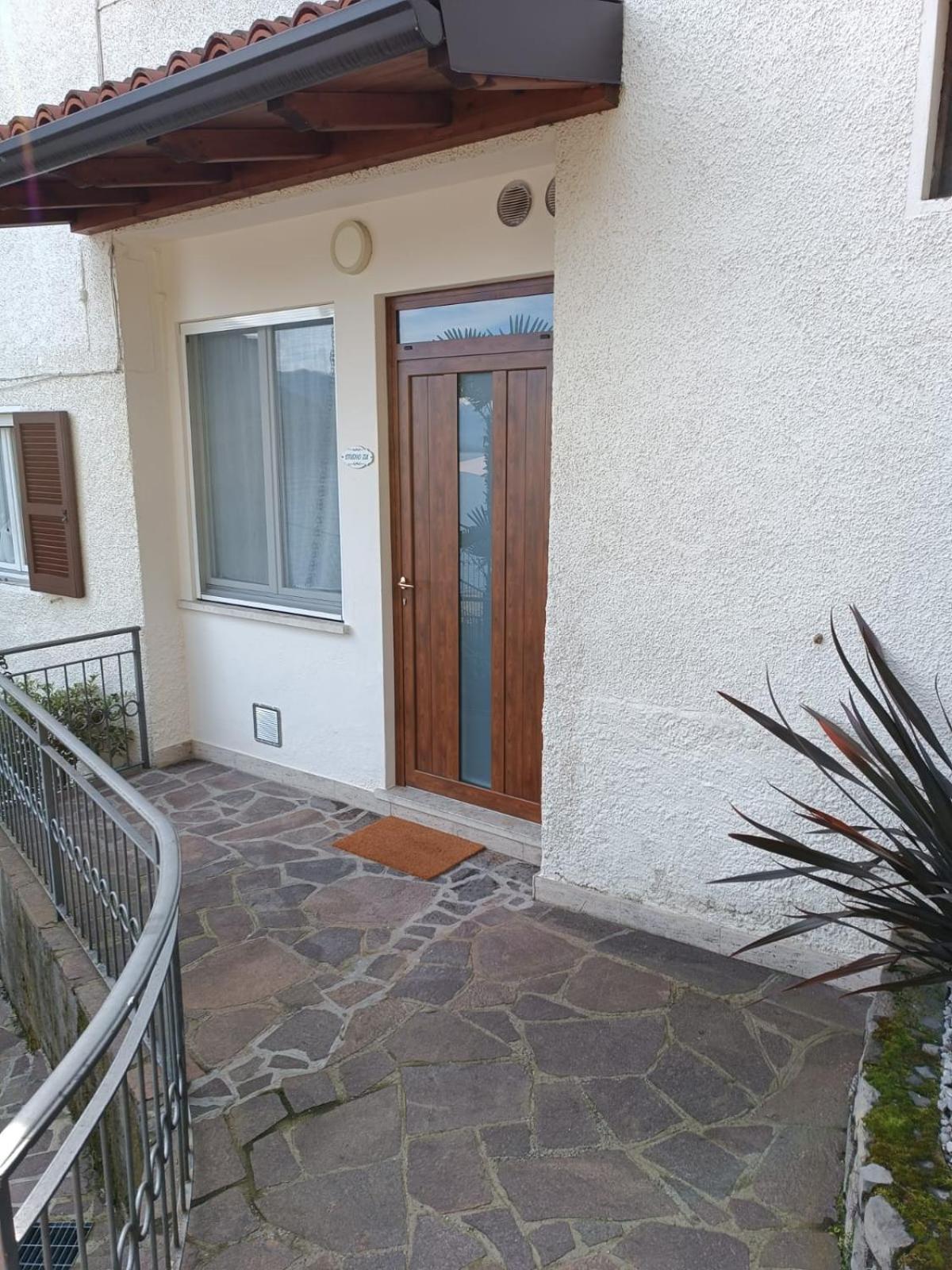 Studio Zu - Lakeside Apartment Riva di Solto Exterior photo